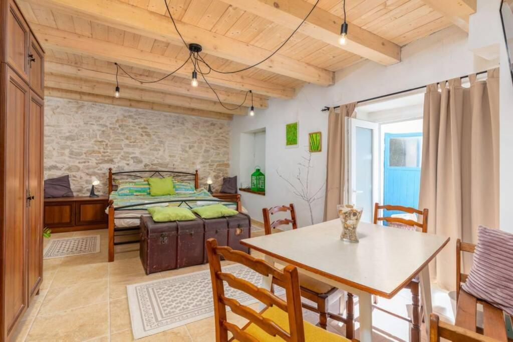 Casa Di Pietra Matelici Divsici Exterior foto