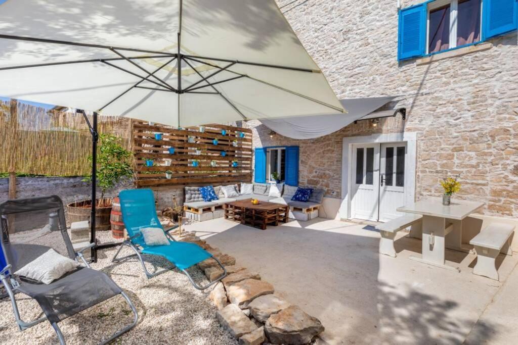 Casa Di Pietra Matelici Divsici Exterior foto
